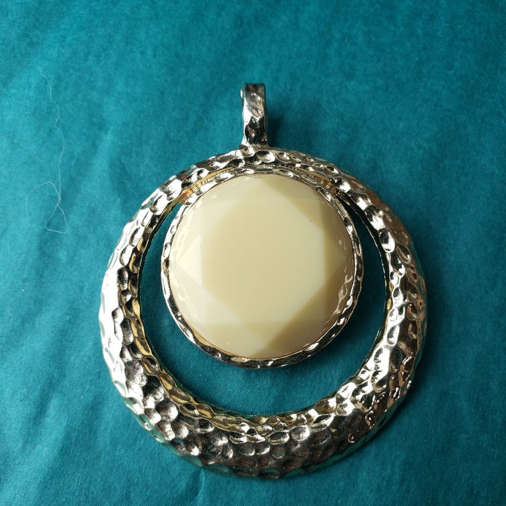 2/15$ Vintage premier design round hammered metal pendant